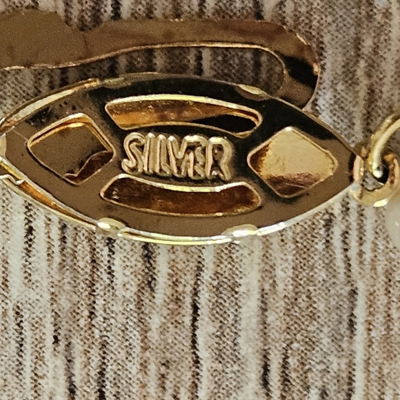 Vintage Women's White Shell Three Necklace And Bracelet Set - Picture 6 of 6